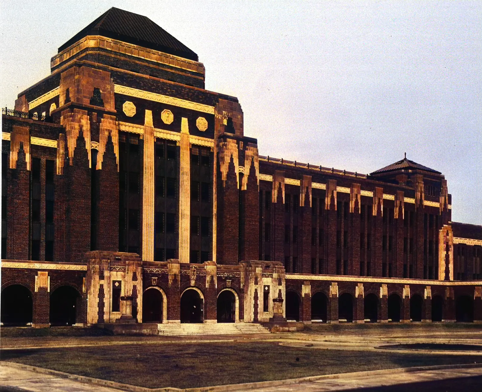 The large brick main building of the U.S. Public Health Service narcotics hospital in Lexington, Kentucky